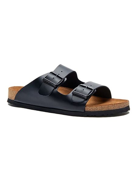 Comfortfusse Skórzane klapki w kolorze czarnym rozmiar: 45. Czarne klapki Comfortfüße, bez wzorów, ze skóry, z otwartym noskiem, bez obcasa. Za 259,95 zł.