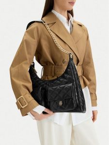 Badura Torebka EO-HAI-LDA8610 Czarny. Czarne torebki klasyczne Badura, bez wzorów, z materiału, bez dodatków. Za 279,99 zł.