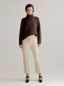 Josephine & Co Dżinsy "Lionel" - Regular fit - w kolorze kremowym rozmiar: 46. Brązowe jeansy Josephine & Co, bez wzorów. Za 239,99 zł.