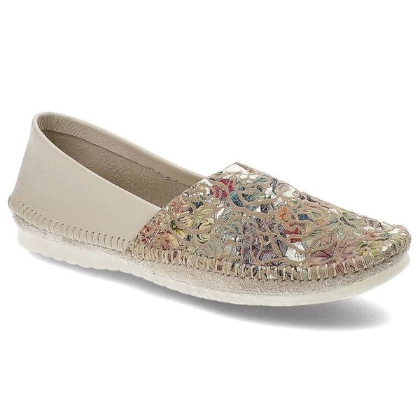 Beżowe Baleriny W Kwiaty Maciejka Wygodne Obuwie Damskie. Brązowe balerinki Maciejka, bez wzorów, z tkaniny, bez obcasa, bez zapięcia. Za 215,90 zł.