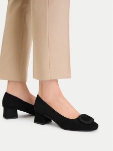 Lasocki Czółenka CEO-HY7165-1 Czarny. Czarne czółenka Lasocki, bez wzorów, ze skóry, bez obcasa, bez zapięcia. Za 239,99 zł.