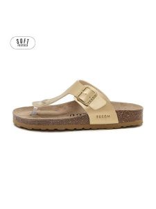 Teegu Japonki w kolorze złotym rozmiar: 38. Żółte klapki teegu, bez wzorów, z otwartym noskiem, bez obcasa. Za 121,99 zł.