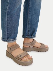 G-Star Raw Sandały CEO-WI16-AVA-04 Beżowy. Brązowe sandały G-Star, bez wzorów, ze skóry, bez obcasa, na płaskiej podeszwie, bez zapięcia. Za 173,99 zł.