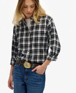 Superdry Koszula boyfriend flanelowa w kratę, oversize. Czarne koszule Superdry, bez wzorów, z bawełny, bez kołnierzyka, bez ramiączek. Za 271,45 zł.