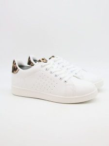 Bellucci Sneakersy w kolorze białym rozmiar: 37. Białe trampki Bellucci, bez wzorów, bez zapięcia. Za 84,01 zł.