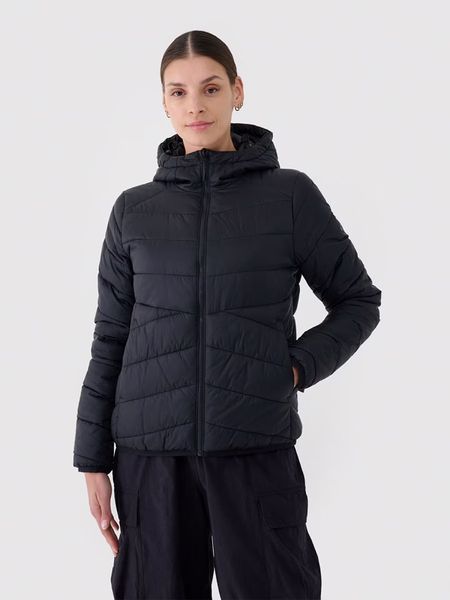 4F Dwustronna kurtka puchowa w kolorze czarnym rozmiar: S. Czarne kurtki 4f, s, bez wzorów, z puchu, bez kaptura. Za 262,91 zł.