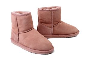 EMU AUSTRALIA W10003 Stinger Mini cameo rose, botki damskie. Brązowe botki EMU Australia, bez wzorów, ze skóry, bez obcasa, bez zapięcia. Za 599,92 zł.