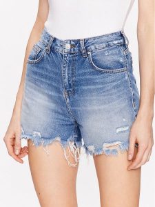 LTB Szorty jeansowe Jadey 61050 15323 Niebieski Regular Fit. Niebieskie szorty LTB, bez wzorów, z bawełny. Za 209,99 zł.