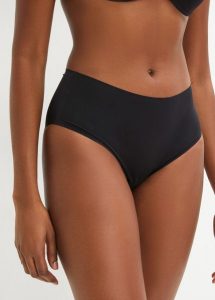 Figi panty Feel Comfort bezszwowe (3 pary). Czarne figi bonprix, bez wzorów. Za 89,99 zł.
