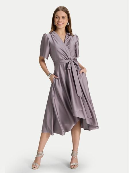 Swing Sukienka koktajlowa 5AJ04000 Fioletowy Regular Fit. Fioletowe kombinezony Swing, bez wzorów, z syntetyku, wizytowe, bez kołnierzyka, bez ramiączek. Za 419,99 zł.