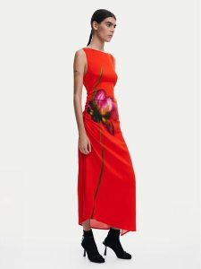 Desigual Sukienka codzienna Reims 25SWVW07 Czerwony Regular Fit. Czerwone kombinezony Desigual, xl, bez wzorów, z wiskozy, bez kołnierzyka, bez ramiączek. Za 289,99 zł.