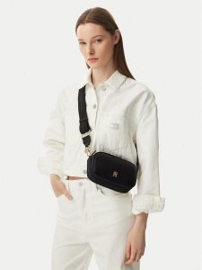 Tommy Hilfiger Torebka Th Logotape Camera Bag AW0AW18741 Czarny. Czarne listonoszki TOMMY HILFIGER, bez wzorów, ze skóry, bez dodatków. Za 409,99 zł.