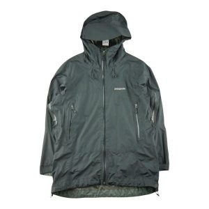 Kurtka parka Goretex dla kobiet. Czarne kurtki Patagonia, bez wzorów, z gore-texu, bez kaptura. Za 425,96 zł.