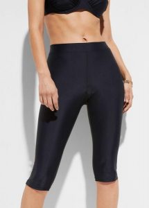 Spodnie capri do pływania. Czarne bikini bonprix, bez wzorów. Za 74,99 zł.