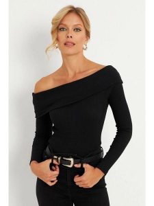 Cool and sexy Bluzka w kolorze czarnym rozmiar: M. Czarne bluzki Cool and sexy, m, bez wzorów, bez kołnierzyka, bez ramiączek. Za 37,30 zł.