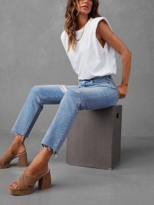 Milan Kiss Top w kolorze białym rozmiar: S. Białe topy Milan Kiss, s, bez wzorów, bez kołnierzyka, bez ramiączek. Za 132,98 zł.