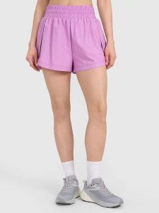 4F Szorty sportowe w kolorze jasnoróżowym rozmiar: S. Różowe spodenki sportowe 4f, s, bez wzorów, z materiału, outdoorowe. Za 89,99 zł.