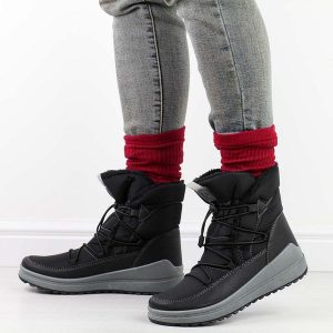 Czarne śniegowce damskie zimowe Paolla 2610. Czarne buty zimowe Suzana, ze skóry, bez obcasa, bez zapięcia. Za 209,00 zł.