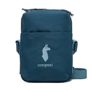 Saszetka Cotopaxi. Niebieskie nerki i saszetki Cotopaxi, bez wzorów. Za 219,99 zł.