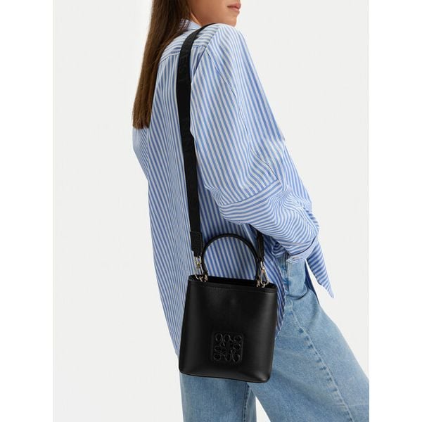 Torebka Nine West. Czarne torebki klasyczne Nine West, bez wzorów, bez dodatków. Za 179,99 zł.