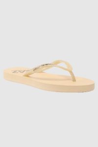 EA7 Złote klapki japonki. Żółte klapki EA7 Emporio Armani, bez wzorów, bez obcasa. W wyprzedaży za 142,99 zł.