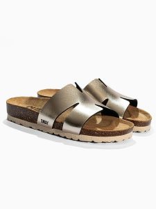 Sunbay Klapki "Jeel" w kolorze złotym rozmiar: 38. Żółte klapki Sunbay, bez wzorów, z otwartym noskiem, bez obcasa. Za 158,10 zł.