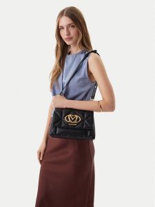 LOVE MOSCHINO Torebka JC4259PP0OLC0000 Czarny. Czarne torebki klasyczne LOVE MOSCHINO, bez wzorów, ze skóry, bez dodatków. Za 599,99 zł.