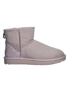 UGG Skórzane botki "Classic Mini II" w kolorze jasnoróżowym rozmiar: 36. Różowe botki Ugg, bez wzorów, z wełny, bez obcasa, bez zapięcia. Za 505,13 zł.