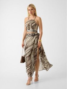 Guess Spódnica mini 174857 Brązowy Classic Fit. Brązowe spódnice Guess, xs, z aplikacjami, mini. Za 474,99 zł.