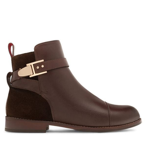 Botki Sergio Bardi. Brązowe botki Sergio Bardi, bez wzorów, bez obcasa, na płaskiej podeszwie, bez zapięcia. Za 263,99 zł.