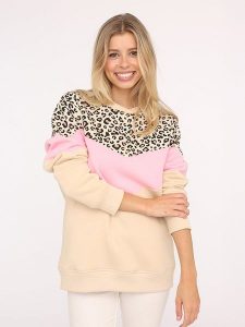 Zwillingsherz Bluza "Konny" w kolorze beżowo-jasnoróżowo-czarnym rozmiar: S/M. Brązowe bluzy Zwillingsherz, m, bez wzorów, z bawełny, bez kaptura. Za 206,45 zł.