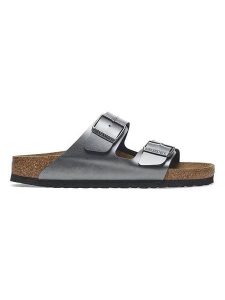 Birkenstock Klapki "Arizona" w kolorze czarnym rozmiar: 37. Czarne klapki Birkenstock, bez wzorów, z otwartym noskiem, bez obcasa. Za 301,48 zł.