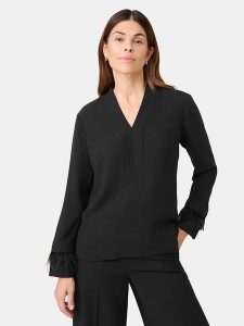 Gerry Weber Bluzka w kolorze czarnym rozmiar: 40. Czarne bluzki Gerry Weber, bez wzorów, bez kołnierzyka, bez ramiączek. Za 158,10 zł.