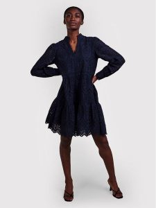 YAS Sukienka codzienna Holi 26027162 Granatowy Relaxed Fit. Niebieskie kombinezony YAS, s, bez wzorów, z bawełny, bez kołnierzyka, bez ramiączek. Za 289,99 zł.