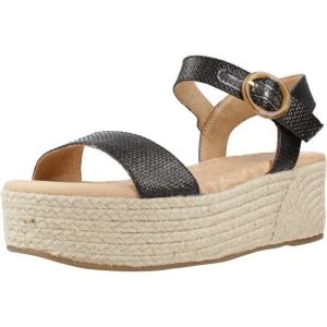 Sandały MTNG 59608M Czarny. Czarne sandały mtng, bez wzorów, z syntetyku, bez obcasa, bez zapięcia. Za 152,99 zł.