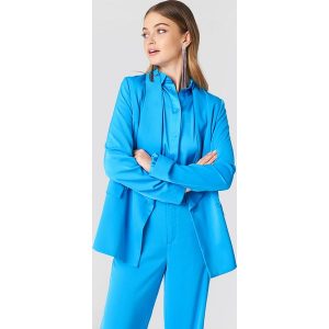 NA-KD Classic Dwurzędowa błyszcząca marynarka - Blue. Marynarki i żakiety marki NA-KD Classic. W wyprzedaży za 90,97 zł.