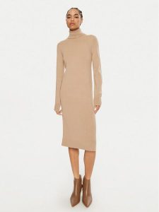 Calvin Klein Sukienka dzianinowa K20K207485 Beżowy Regular Fit. Brązowe kombinezony Calvin Klein, m, bez wzorów, z dzianiny, bez kołnierzyka, bez ramiączek. Za 439,99 zł.