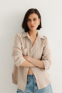 KOSZULA HOLLY PIASKOWA M - Flawless. Koszule Flawless, m, bez wzorów, z bawełny, bez kołnierzyka, bez ramiączek. Za 350,00 zł.