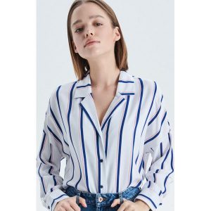 Piżamowa koszula w pasy - Biały. Koszule marki Cropp. W wyprzedaży za 34,99 zł.