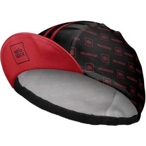 Czapka rowerowa z daszkiem dla dorosłych Velosock. Czarne czapki VELOSOCK, bez wzorów, sportowe. W wyprzedaży za 69,99 zł.