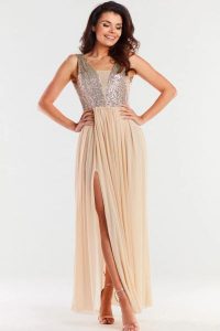 Długa sukienka na wesele z rozcięciem beżowa z cekinami. Brązowe sukienki Awama, na wesele, m, bez wzorów, wizytowe, bez kołnierzyka, bez ramiączek, maxi. Za 539,00 zł.
