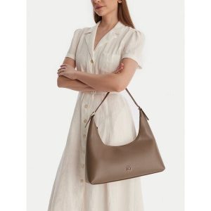 Torebka Calvin Klein. Brązowe torebki klasyczne Calvin Klein, bez wzorów, bez dodatków. Za 693,99 zł.