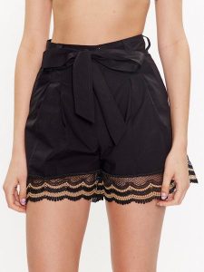 TWINSET Szorty materiałowe 231TT2126 Czarny Regular Fit. Czarne szorty Twinset, bez wzorów, z bawełny. Za 1 109,00 zł.