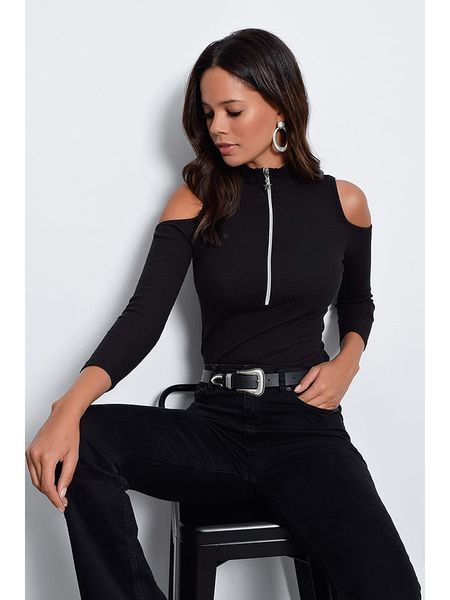Happiness Istanbul Bluzka w kolorze czarnym rozmiar: S. Czarne bluzki Happiness Istanbul, s, bez wzorów, bez kołnierzyka, bez ramiączek. Za 52,67 zł.