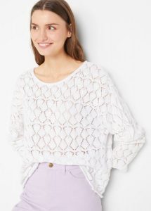 Sweter oversize. Czerwone swetry klasyczne bonprix, bez kołnierzyka. Za 139,99 zł.