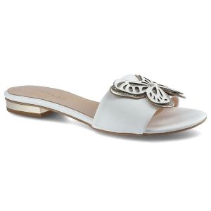 Klapki damskie Damiss, naturalna skóra licowa w białym kolorze z szerokim paskiem zdobionym ażurową metalową aplikacją oraz niską płaską podeszwą z d. Białe klapki Damiss, z aplikacjami, ze skóry, bez obcasa, na płaskiej podeszwie. Za 209,00 zł.