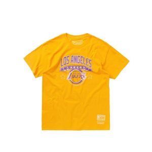 Koszulka Lakers. Żółte bluzki MITCHELL & NESS, bez wzorów, sportowe, bez kołnierzyka, bez ramiączek. Za 258,00 zł.
