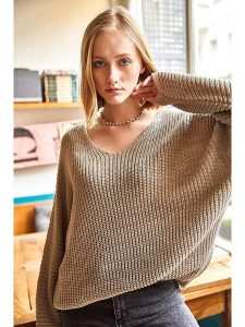 Olalook Sweter w kolorze beżowym rozmiar: onesize. Brązowe swetry oversize Olalook, bez wzorów, ze splotem, bez ramiączek. Za 66,16 zł.