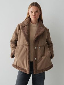 OPUS Dwustronna kurtka "Henola" w kolorze jasnobrązowym rozmiar: 42. Brązowe kurtki Opus, bez wzorów, bez kaptura. Za 304,99 zł.