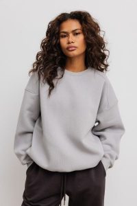 Bluza damska o kroju regular fit w kolorze GREY - OZZY. Szare bluzy Marsala, uniwersalny, bez wzorów, z bawełny, bez kaptura. Za 329,90 zł.